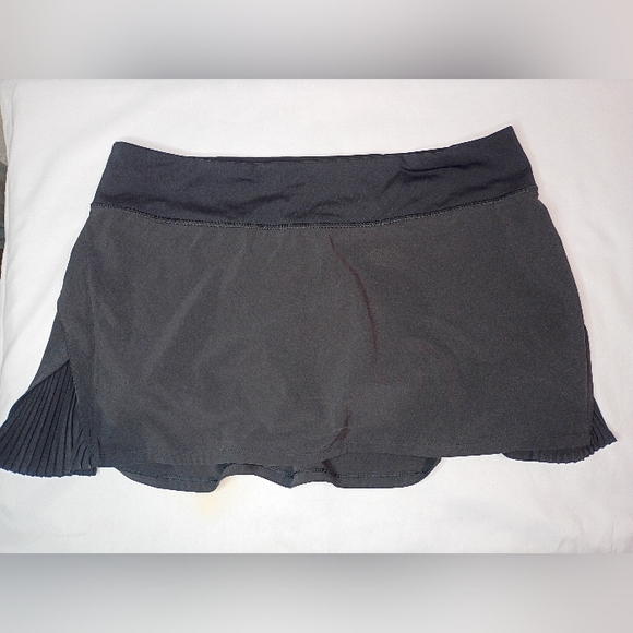 lululemon athletica Dresses & Skirts - Lululemon Athletica Black Skort with Pleats